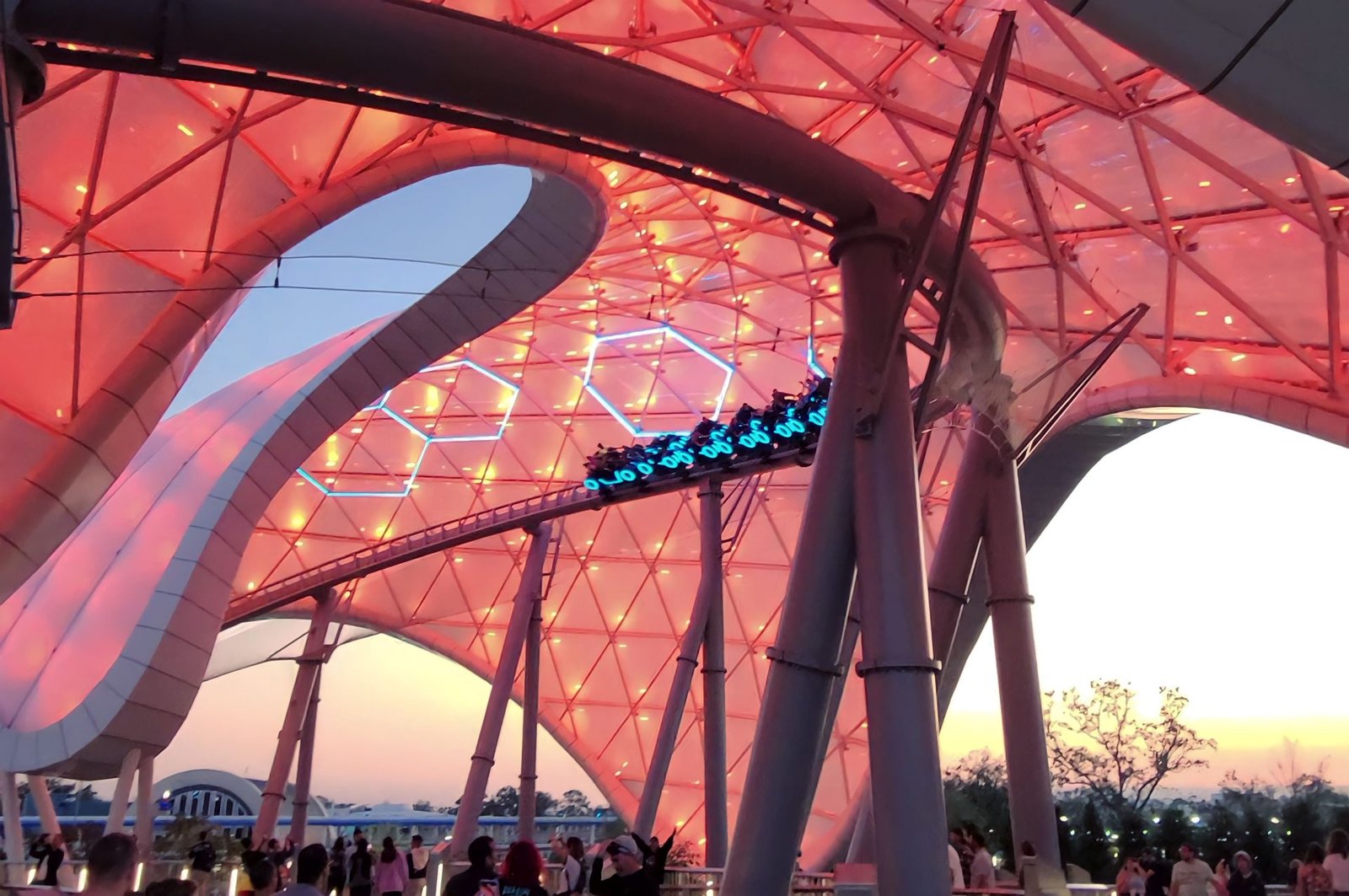 Tron Lightcycle Run A Nova Montanha Russa Do Magic Kingdom