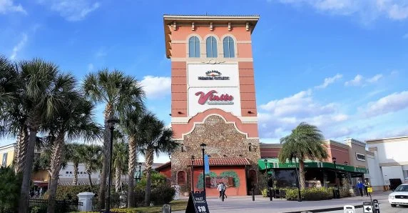Premium outlet