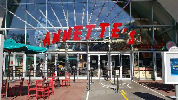 disney village disneyland paris