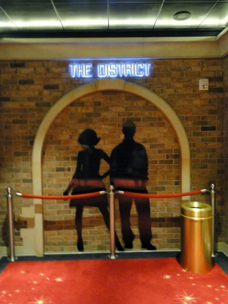 Disney Dream - Cove Cafe