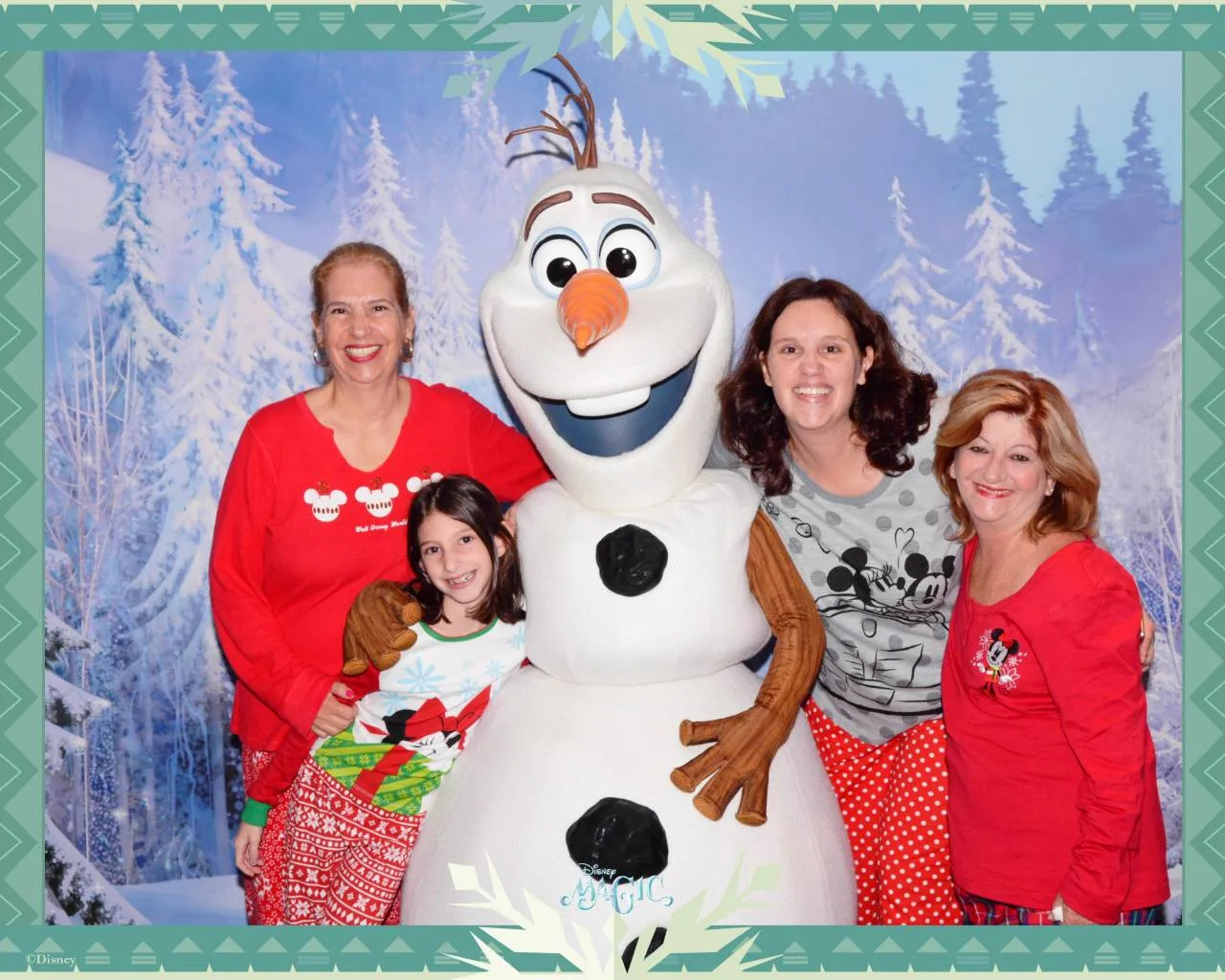 DMG-151225-Olaf8x10-14443083_GPR