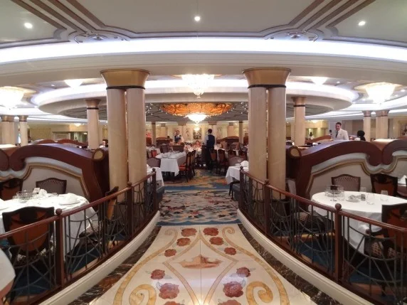 Restaurantes no cruzeiro Disney Dream