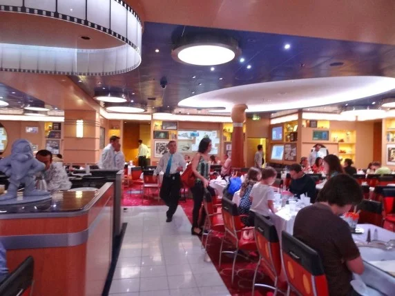 Restaurantes no cruzeiro Disney Dream