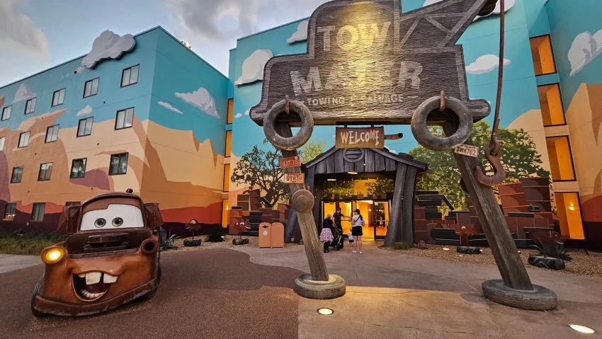 Art of Animation: O hotel mais colorido da Disney | Andreza Dica e