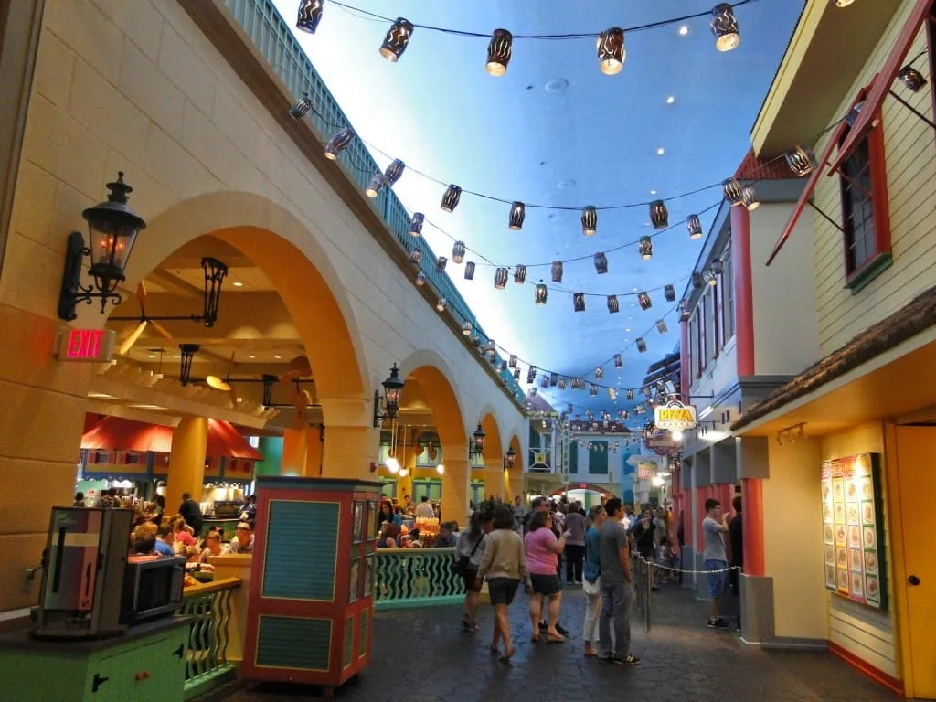 Caribbean Beach praça de alimentação