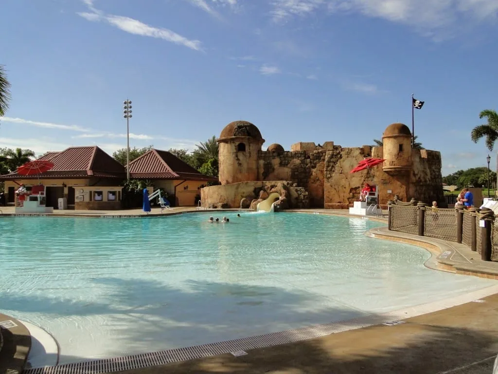 Caribbean Beach piscina