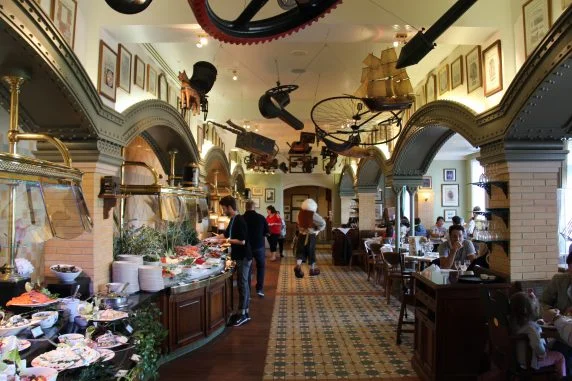Inventions restaurante Disneyland Paris