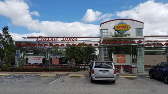 restaurantes bons e baratos em Orlando