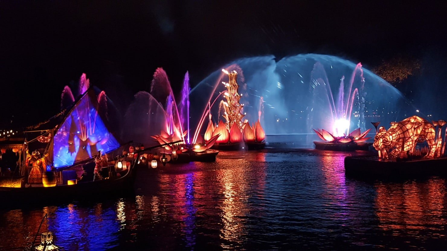Show noturno Rivers of Light Show noturno Rivers of Light