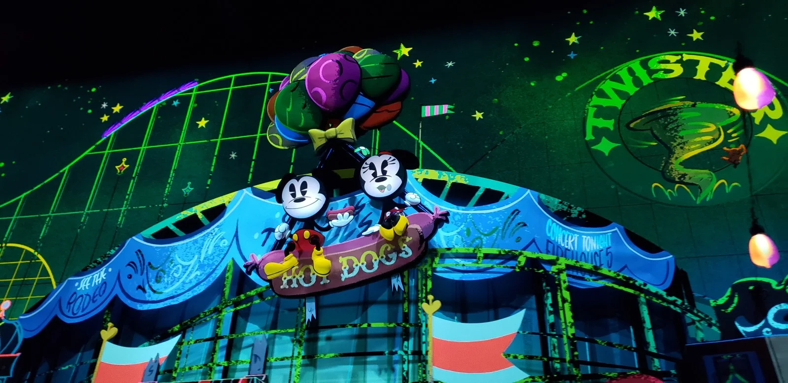 Nova atração do Mickey e da Minnie está aberta no Hollywood